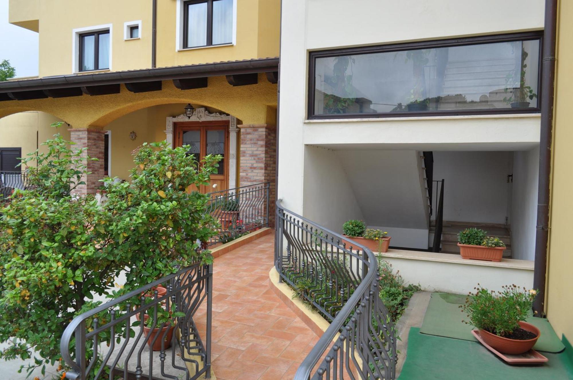 Hotel Duca Di Calabria Serra San Bruno Eksteriør billede