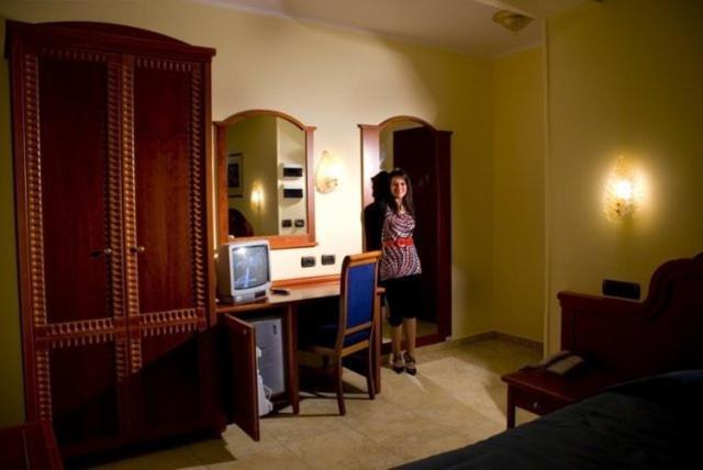 Hotel Duca Di Calabria Serra San Bruno Eksteriør billede