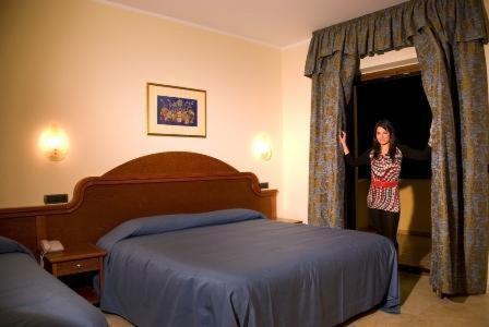 Hotel Duca Di Calabria Serra San Bruno Værelse billede